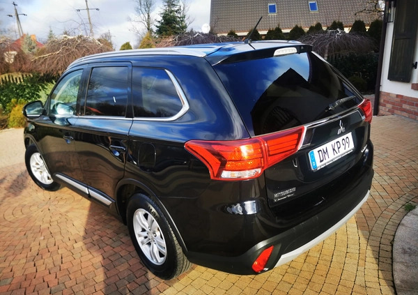 Mitsubishi Outlander cena 59900 przebieg: 138000, rok produkcji 2016 z Halinów małe 211